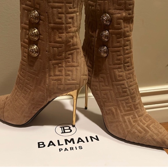 Boots - Picture 1 of 3